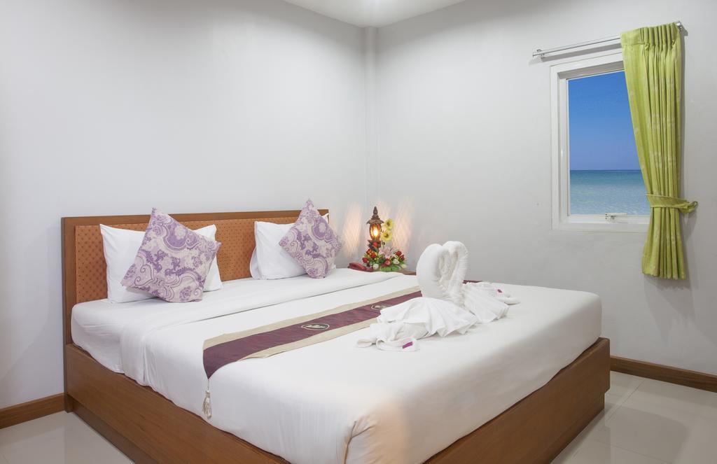 Hip Yaya Residences Patong Exterior photo