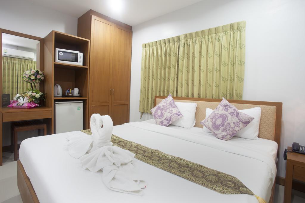 Hip Yaya Residences Patong Exterior photo