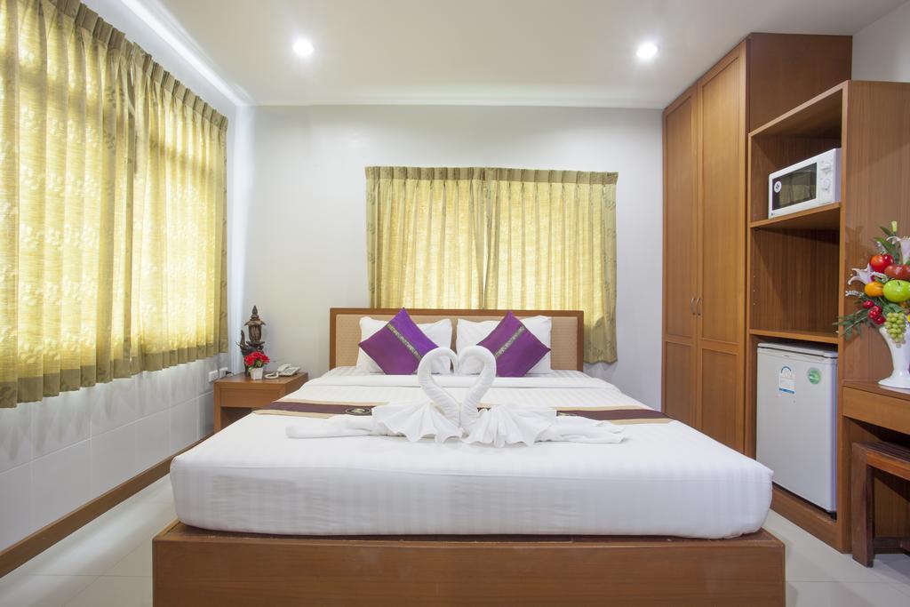 Hip Yaya Residences Patong Exterior photo