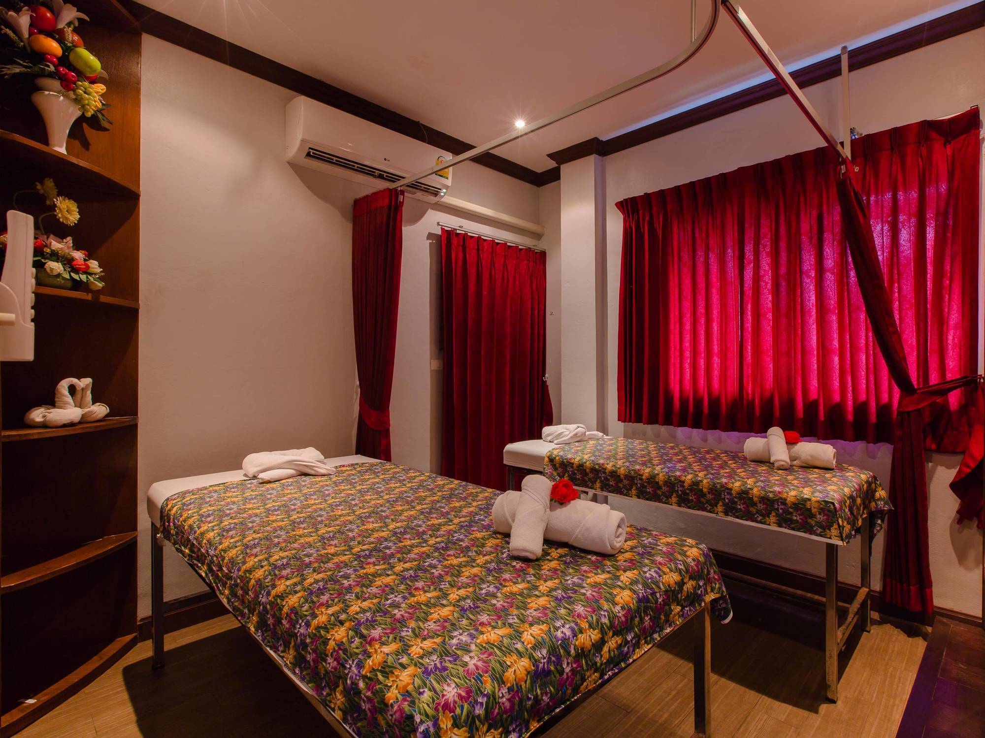 Hip Yaya Residences Patong Exterior photo