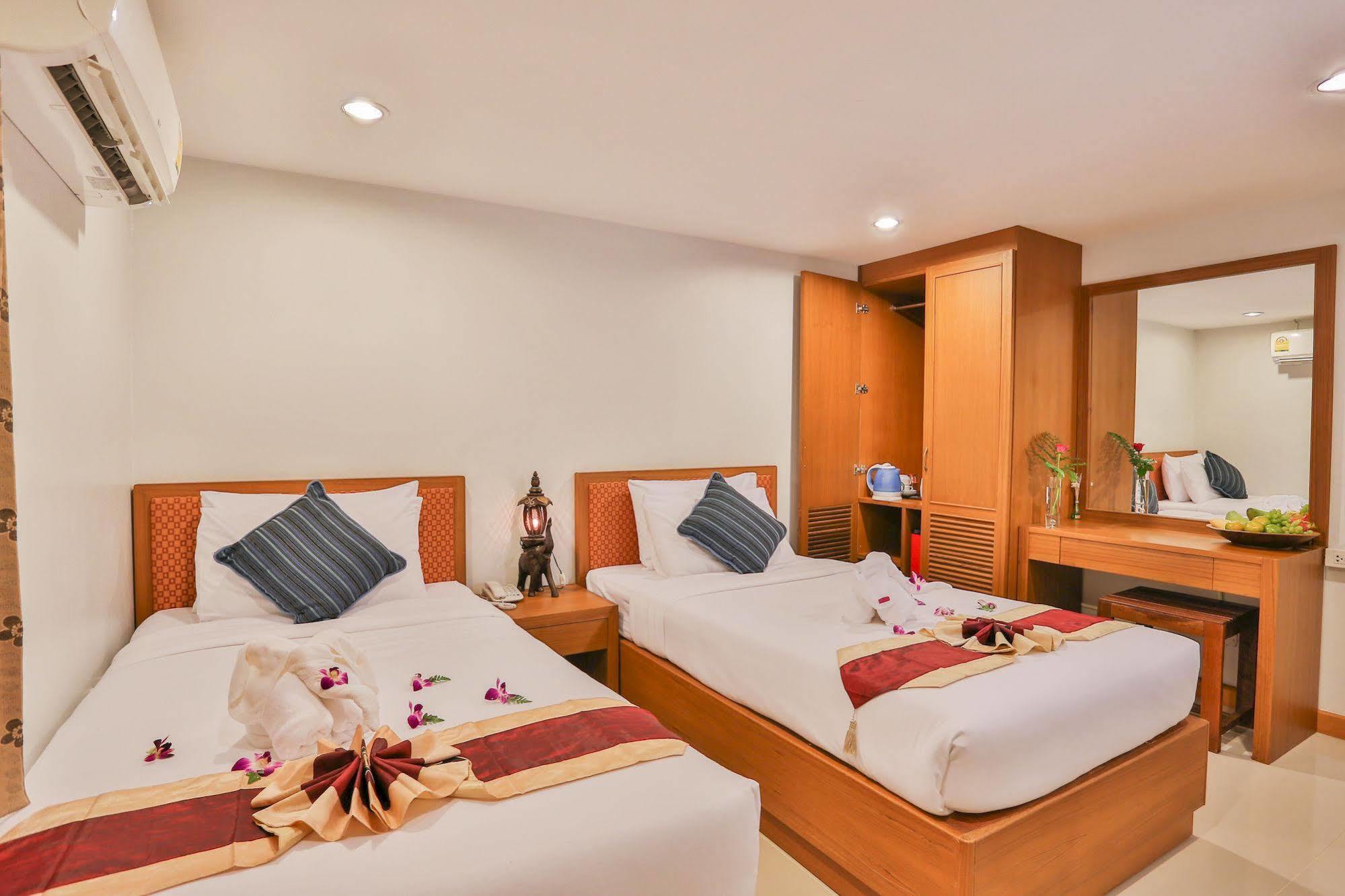 Hip Yaya Residences Patong Exterior photo
