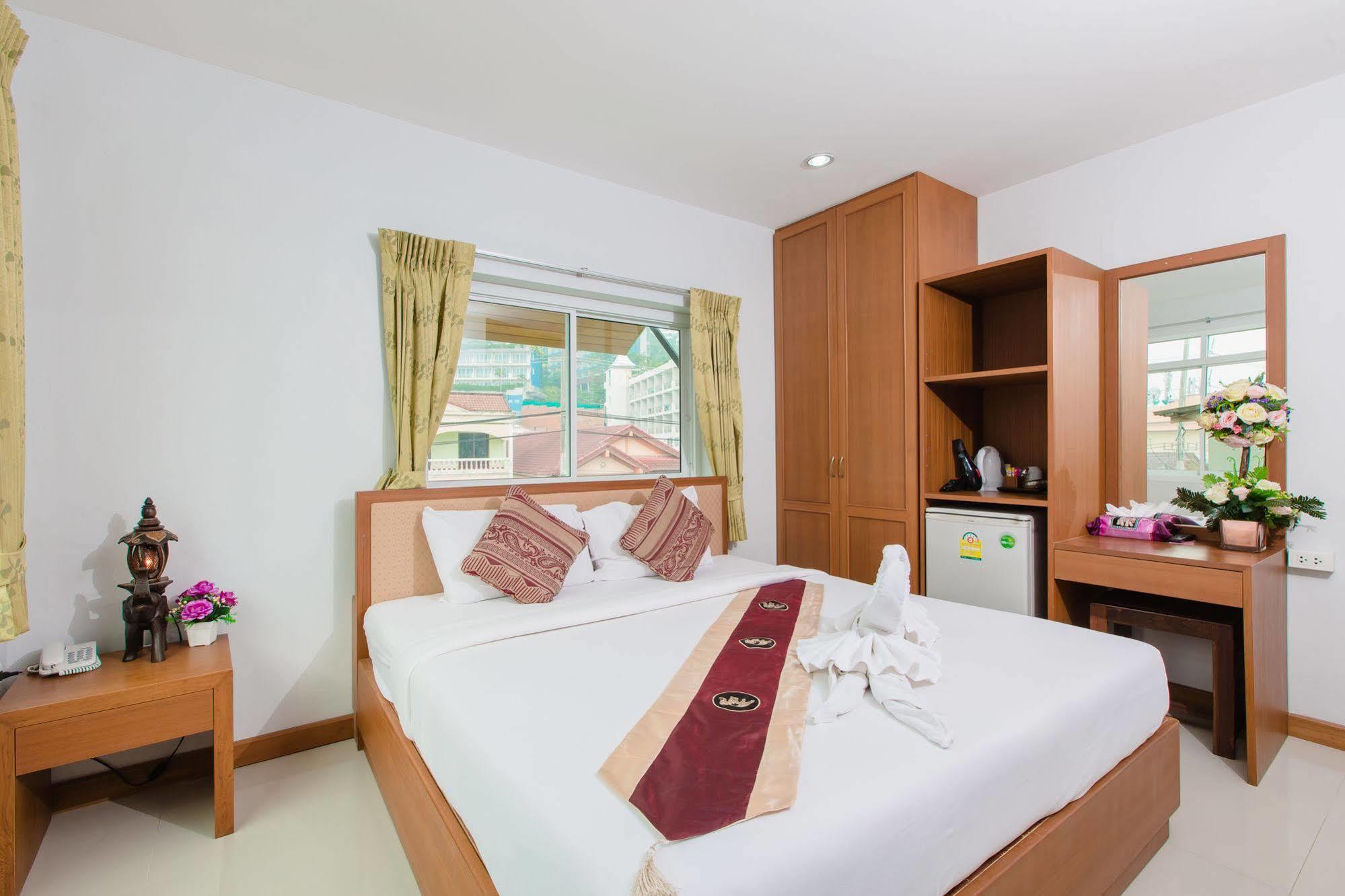 Hip Yaya Residences Patong Exterior photo