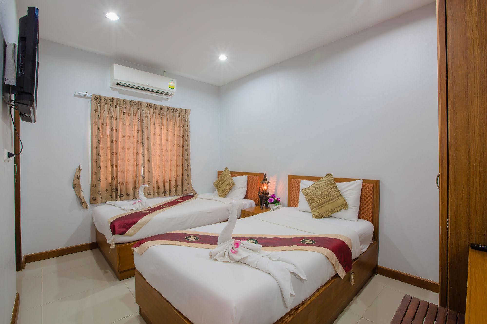 Hip Yaya Residences Patong Exterior photo