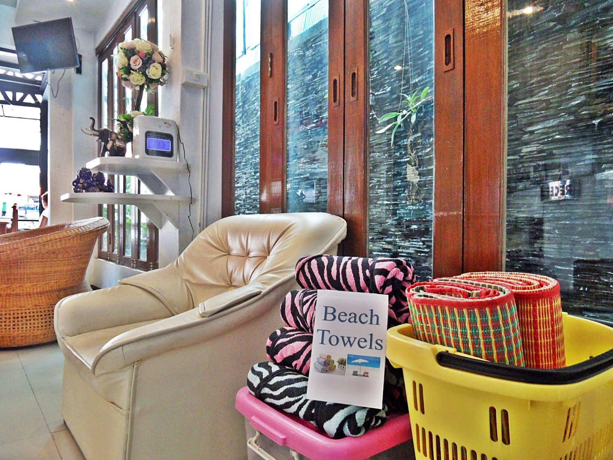 Hip Yaya Residences Patong Exterior photo